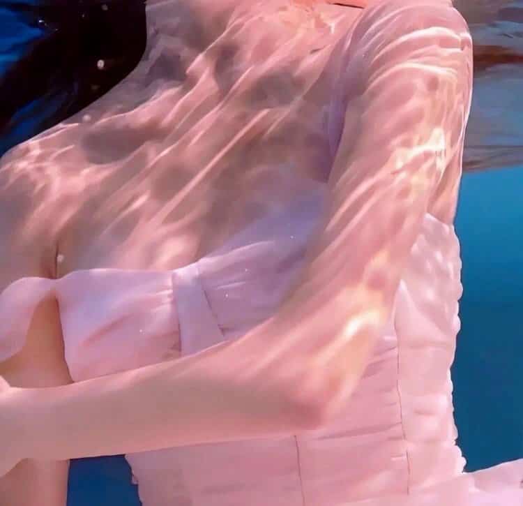 美女写真:夏日海滩风情